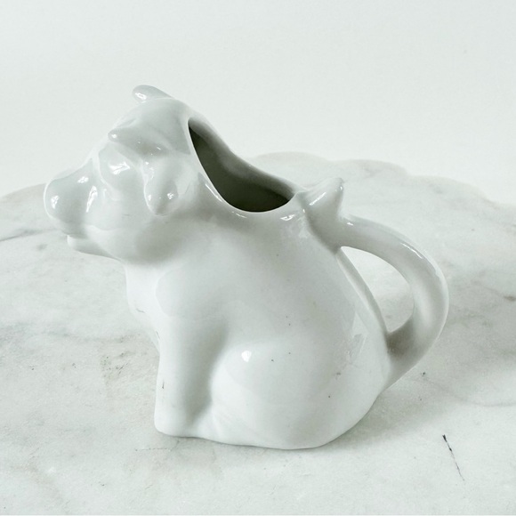 🎄 175. White Ceramic Cow Creamer Small Pitcher Farmhouse Cottagecore Kitchen - Picture 5 of 8